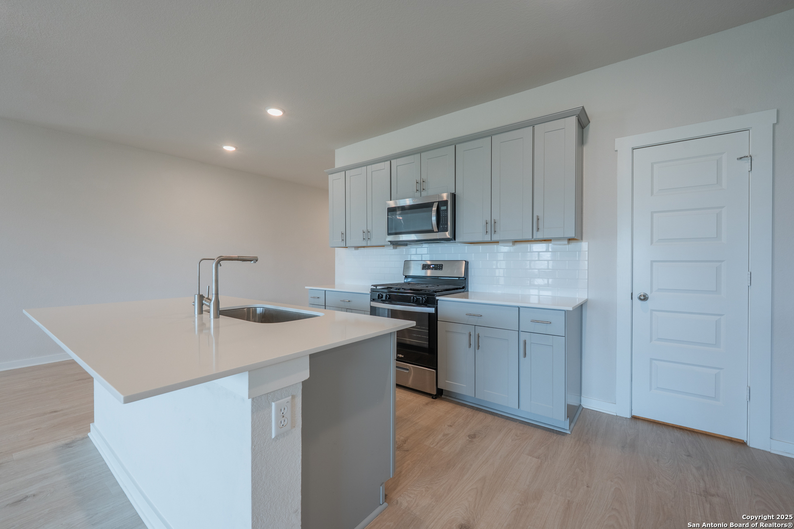 125 Nicks Cove Lockhart TX 78644