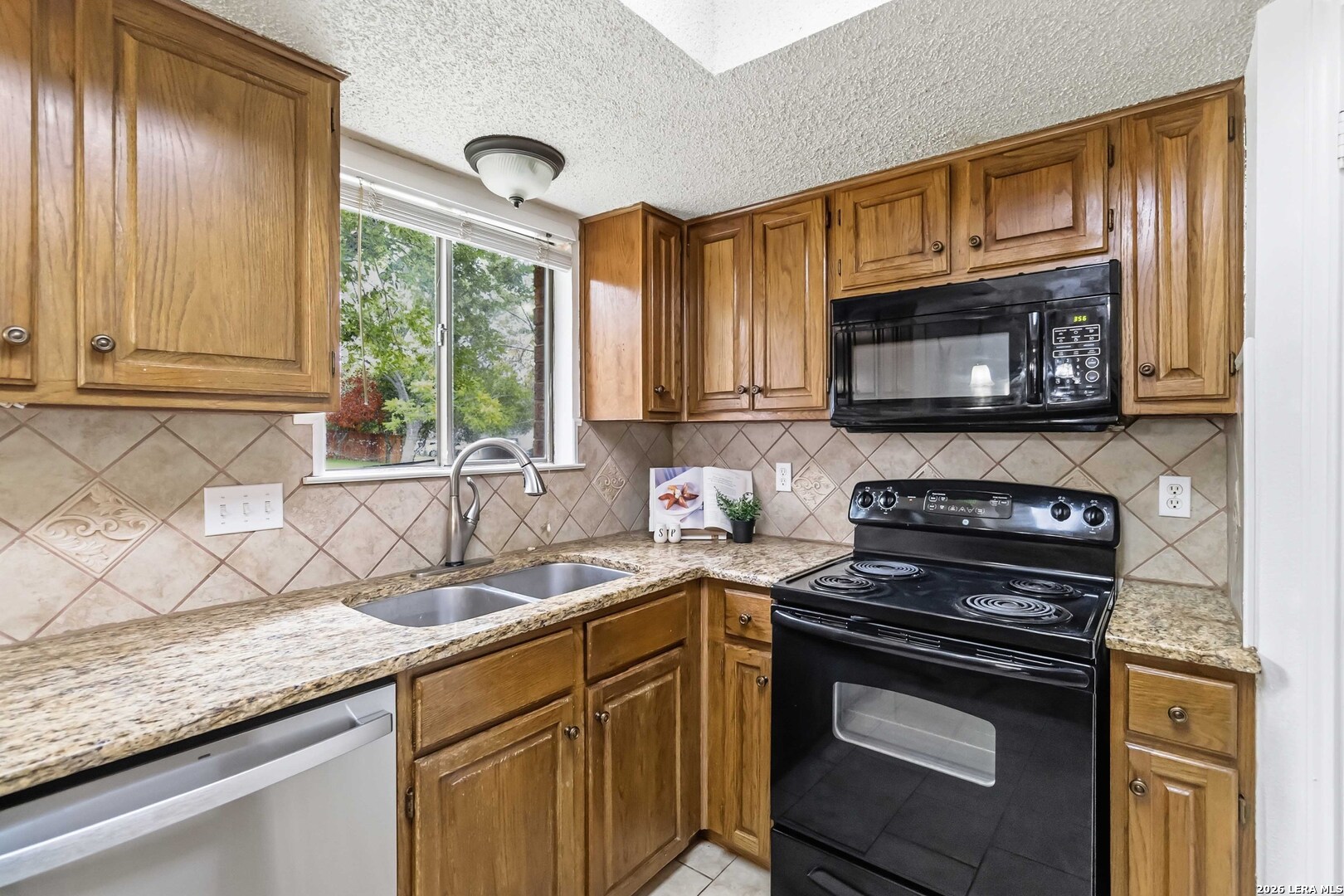 7729 Benbrook San Antonio TX 78250