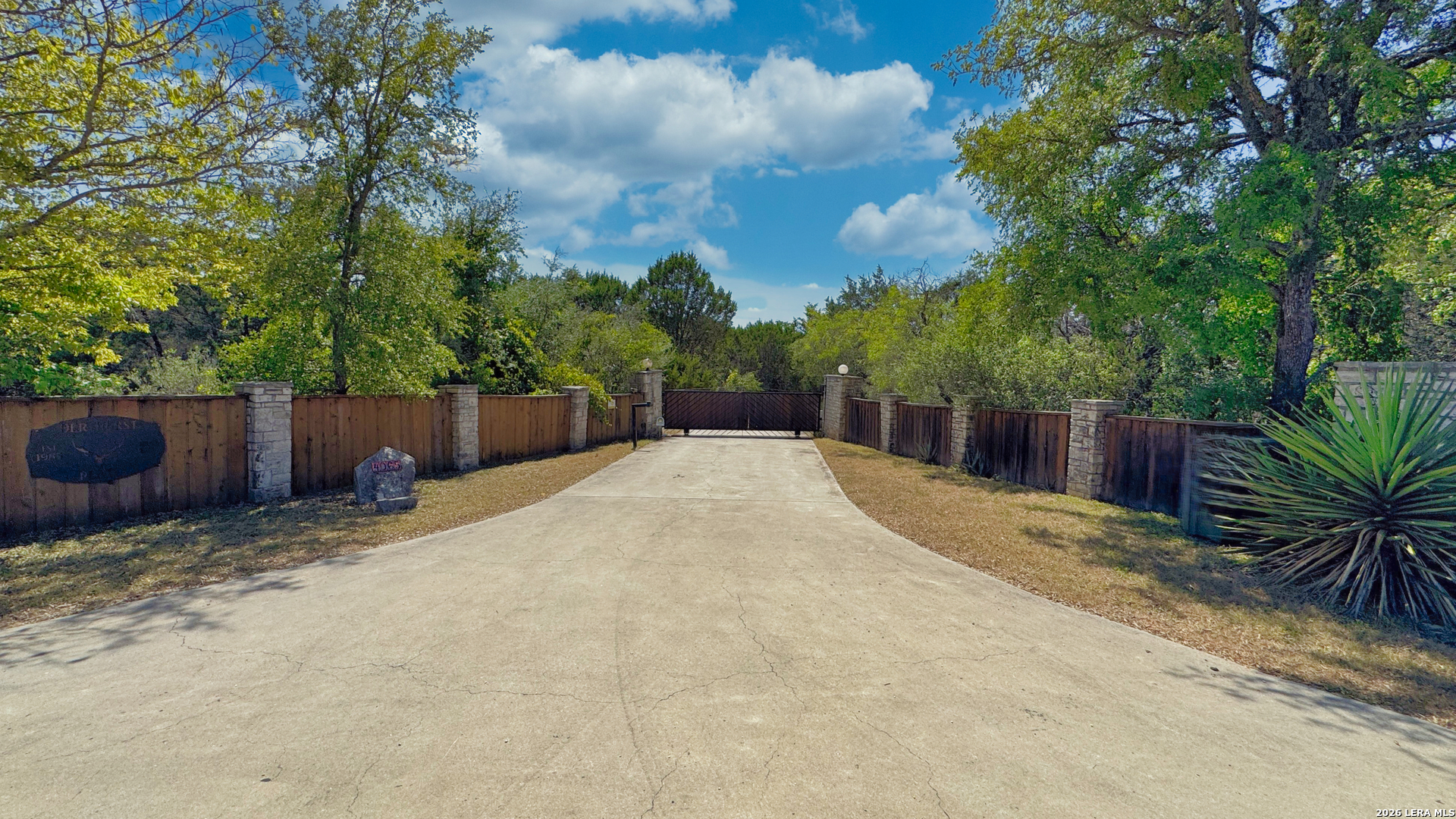 4065 N Cypress Creek Road Comfort TX 78013