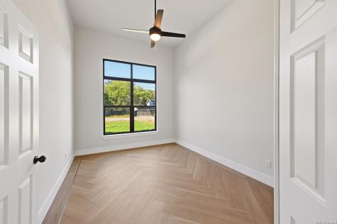 8228 Utopia Boulevard Selma TX 78154