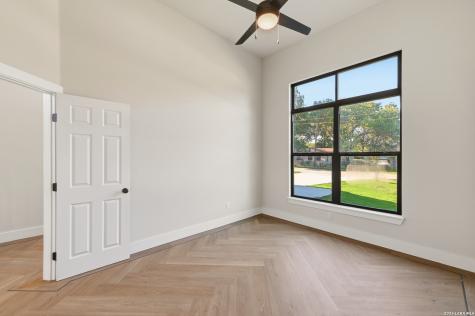 8228 Utopia Boulevard Selma TX 78154