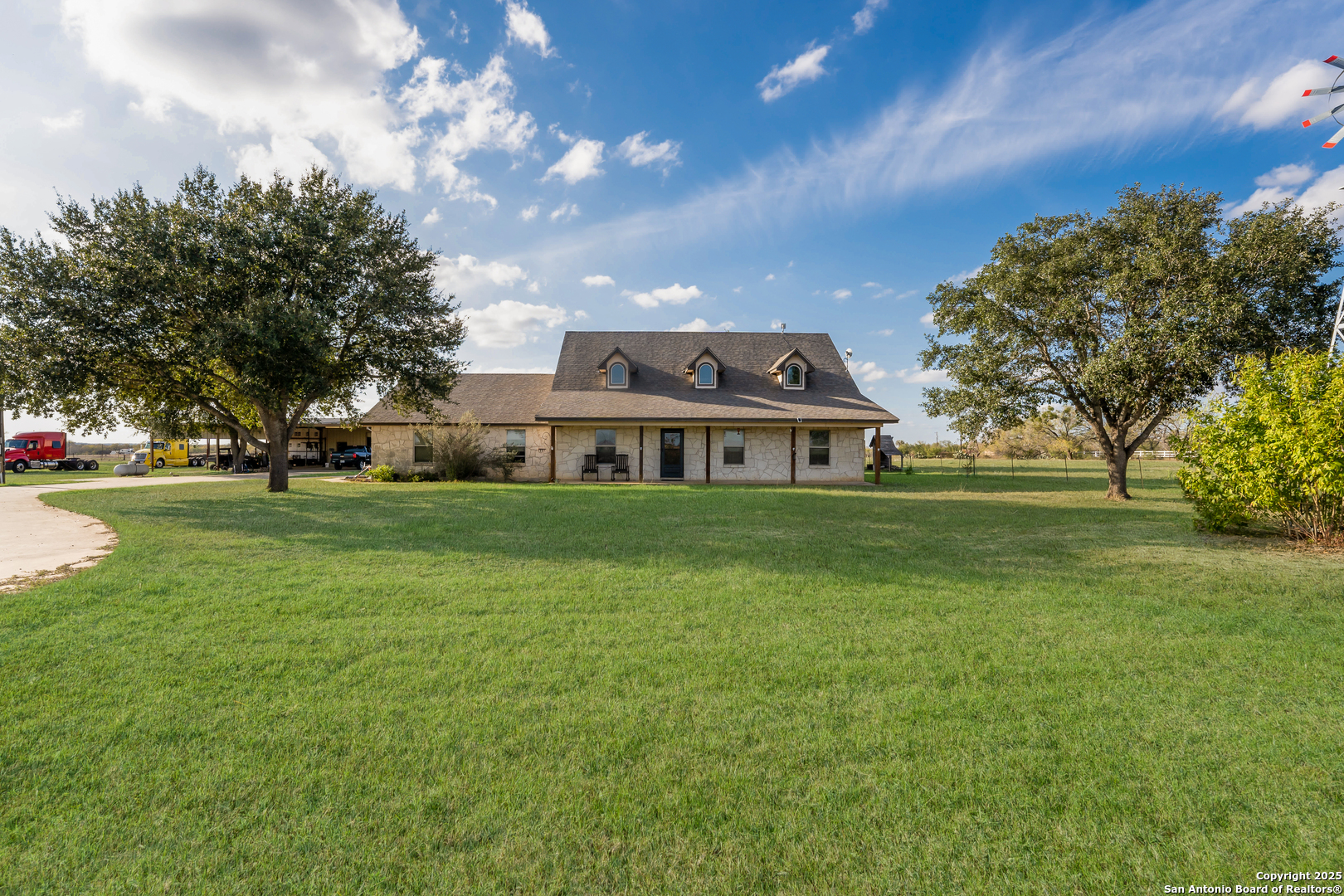 800 County Road 125 Elmendorf TX 78112