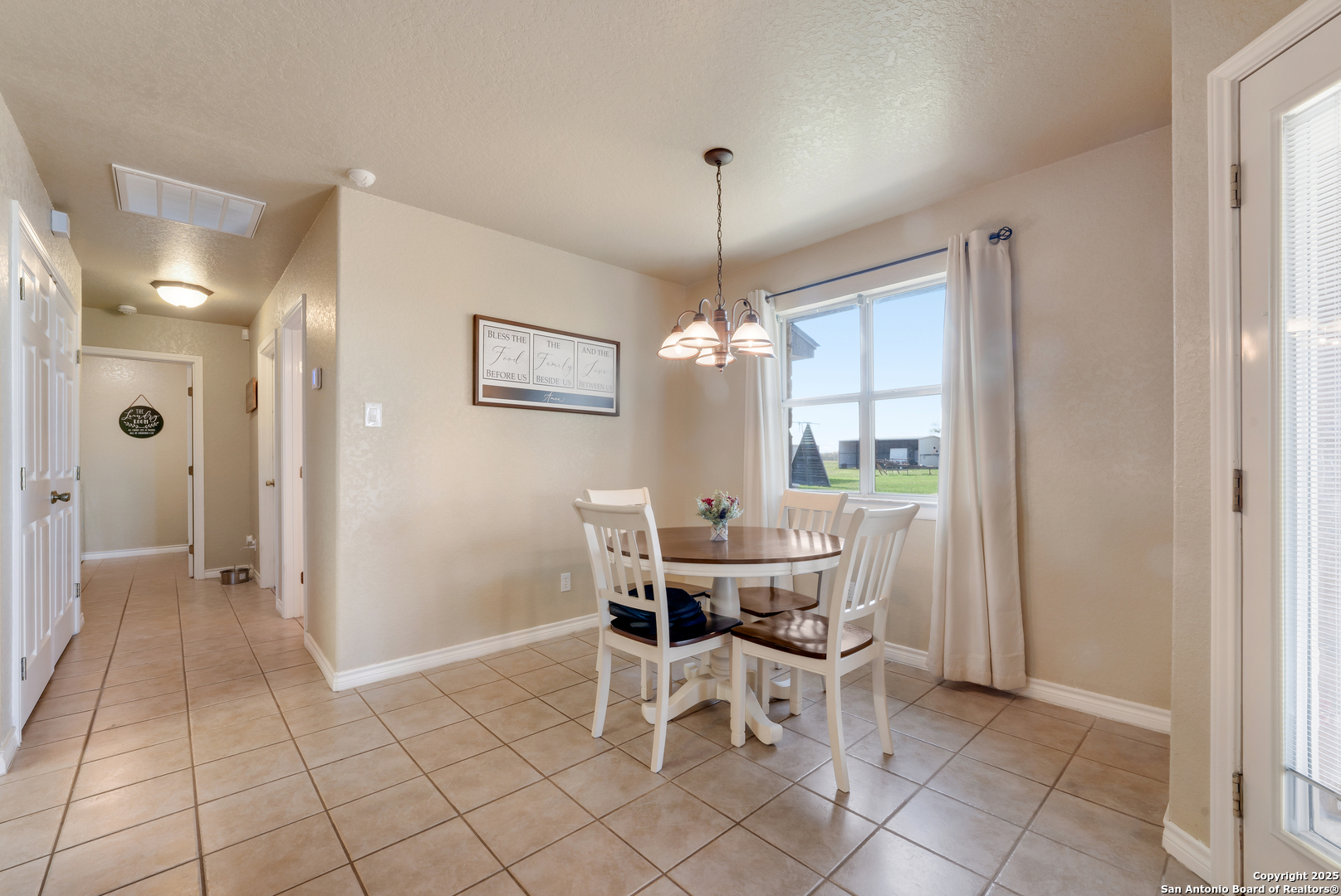 800 County Road 125 Elmendorf TX 78112