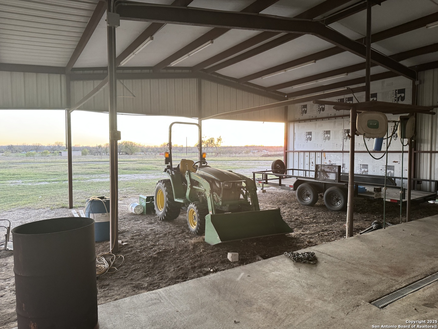 800 County Road 125 Elmendorf TX 78112