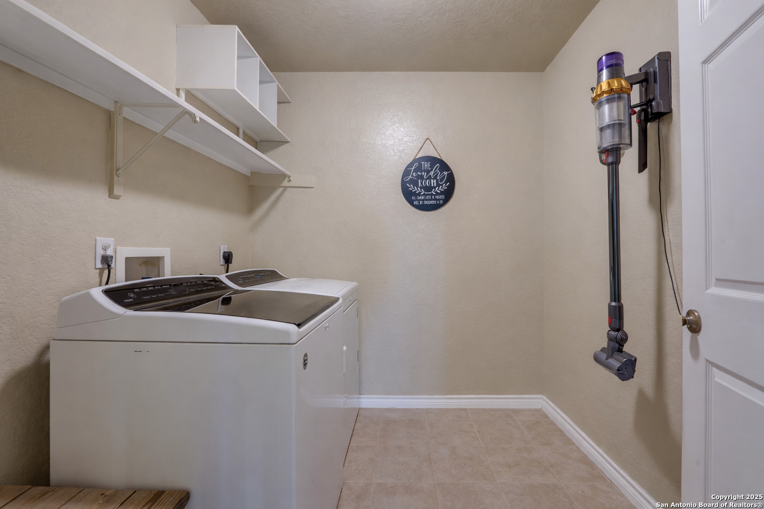 800 County Road 125 Elmendorf TX 78112