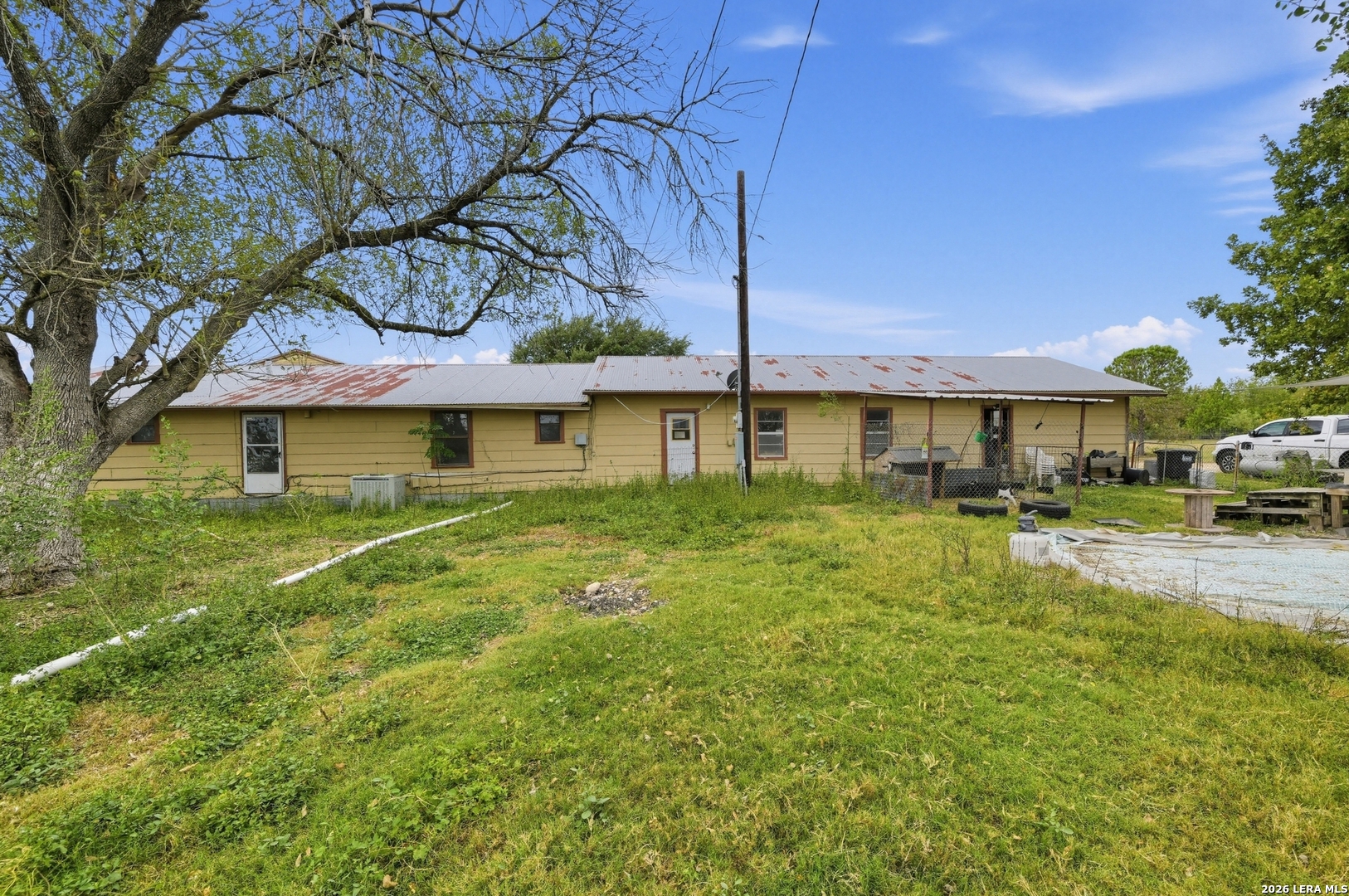 1021 Marion Marion TX 78124
