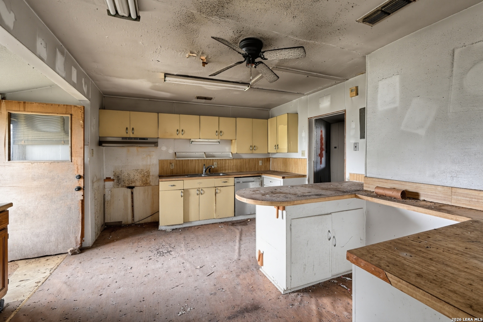 1021 Marion Marion TX 78124