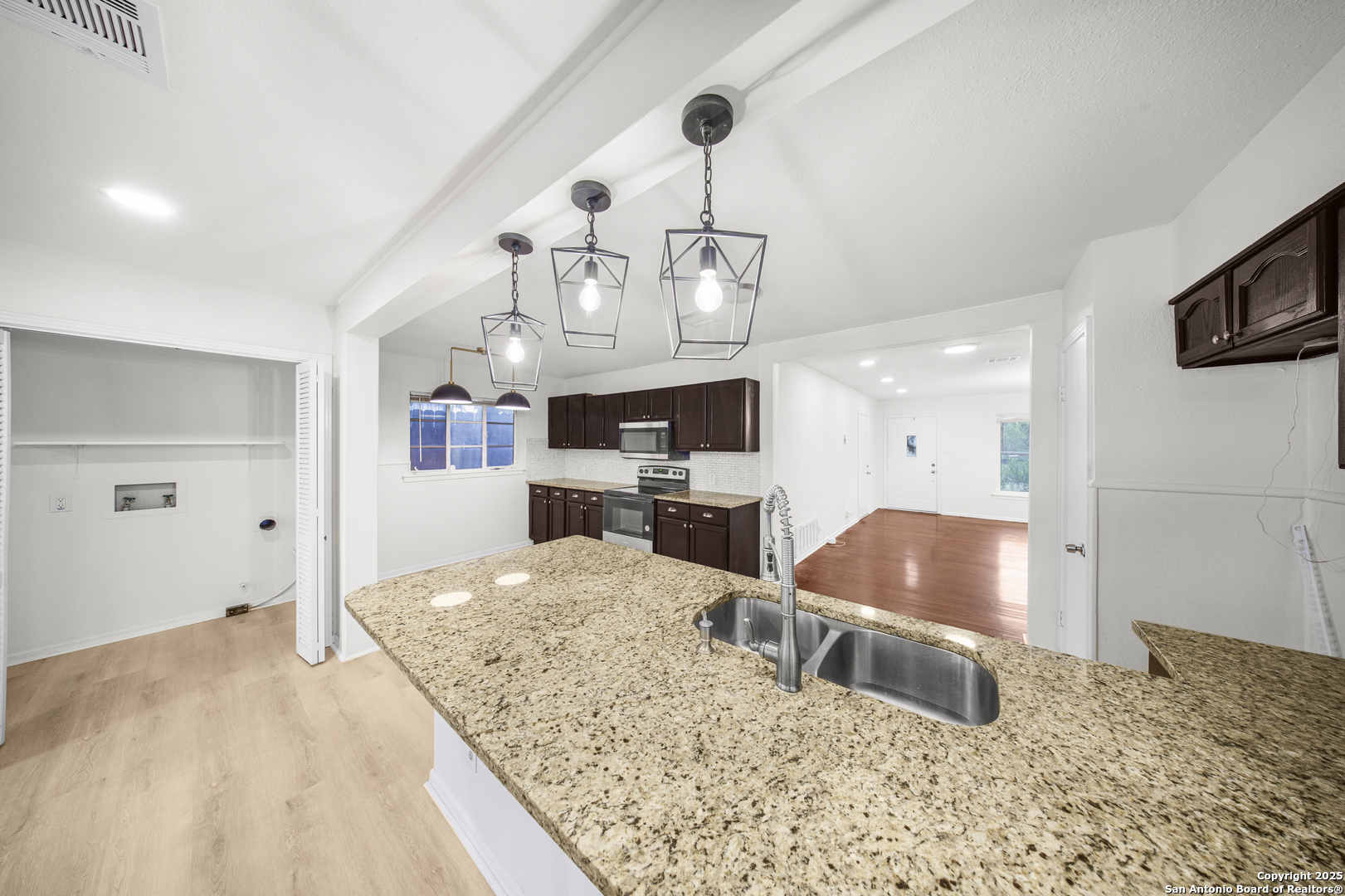 126 Cresham Drive San Antonio TX 78218