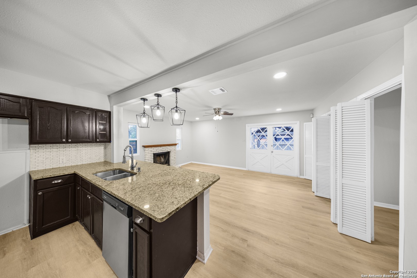 126 Cresham Drive San Antonio TX 78218