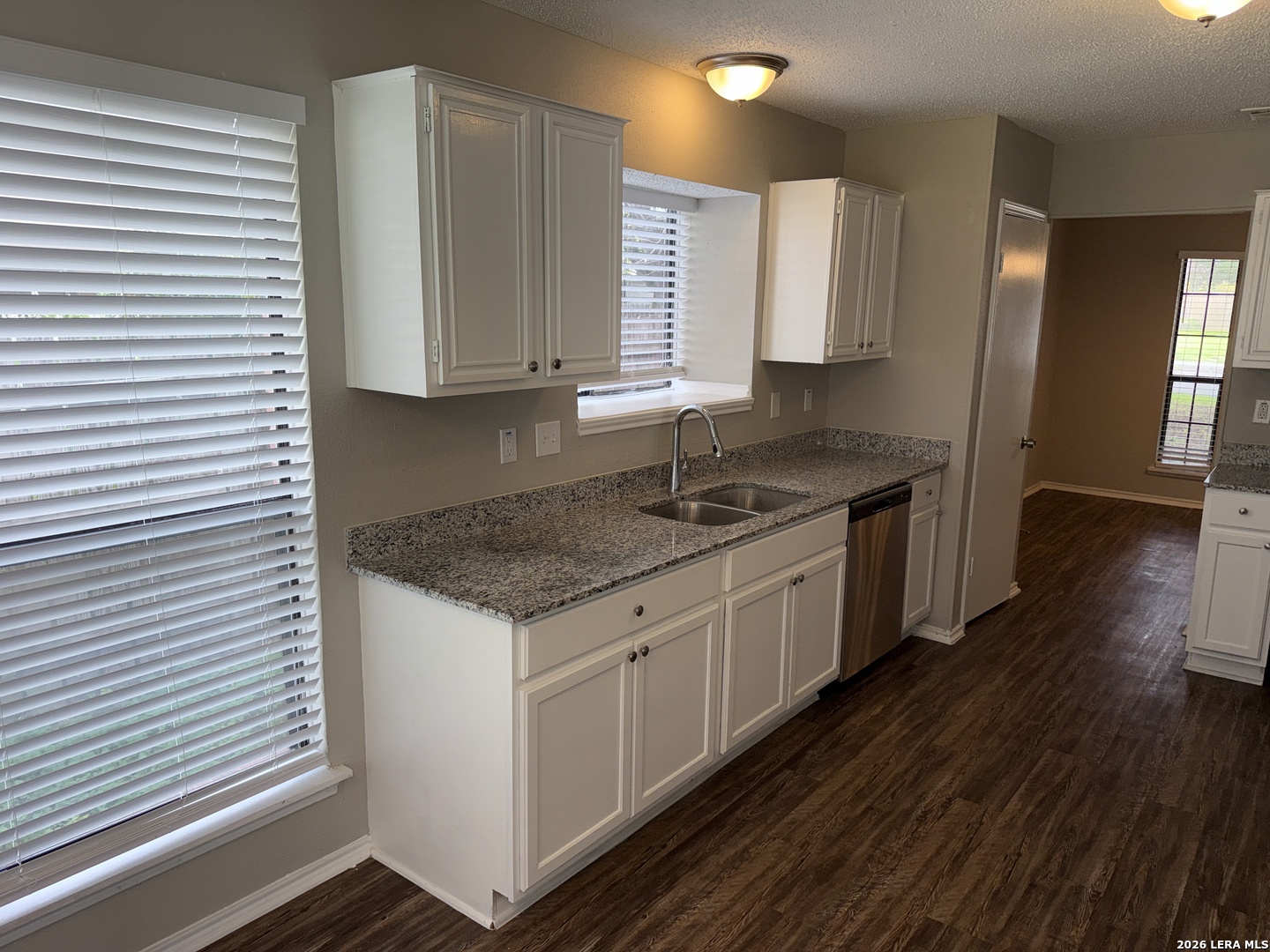 5223 Fawn Lake San Antonio TX 78244