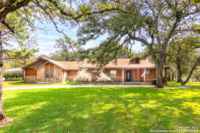 115 Encino Drive Floresville TX 78114