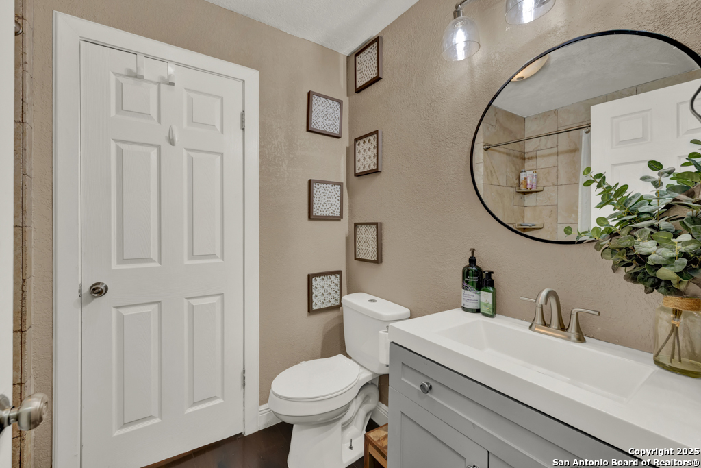 9302 SW Valley Bend San Antonio TX 78250
