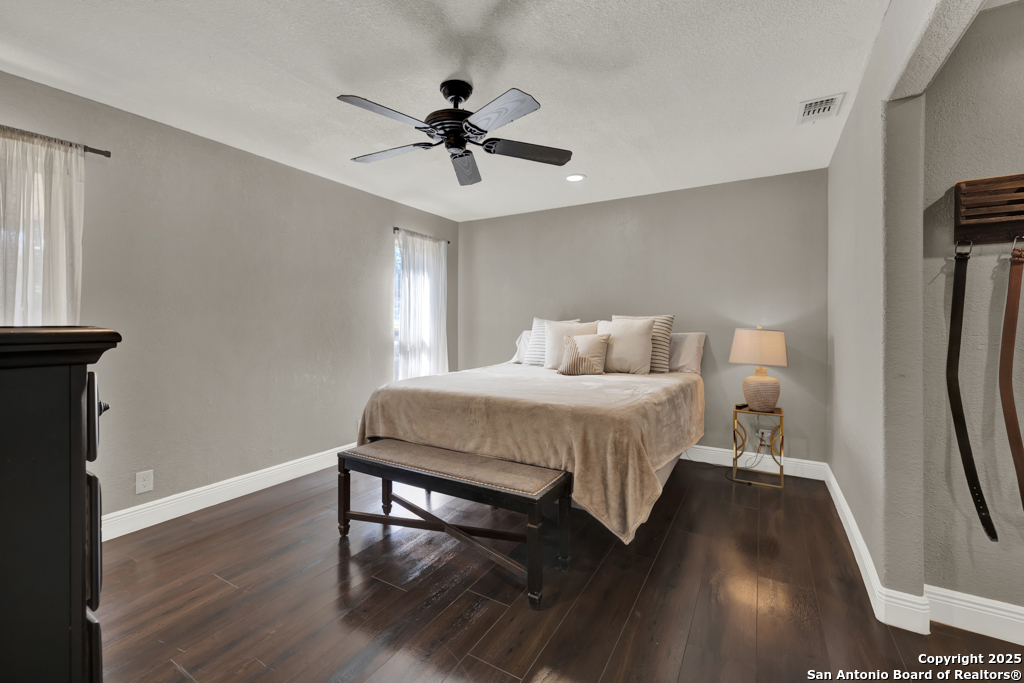 9302 SW Valley Bend San Antonio TX 78250