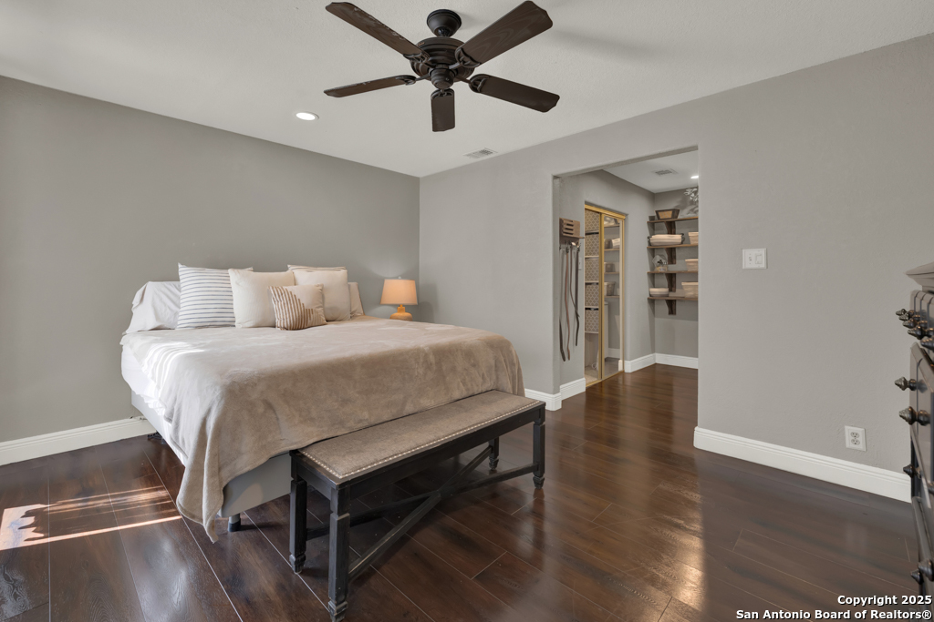 9302 SW Valley Bend San Antonio TX 78250