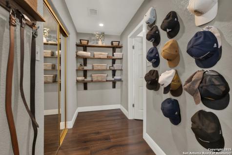 9302 SW Valley Bend San Antonio TX 78250