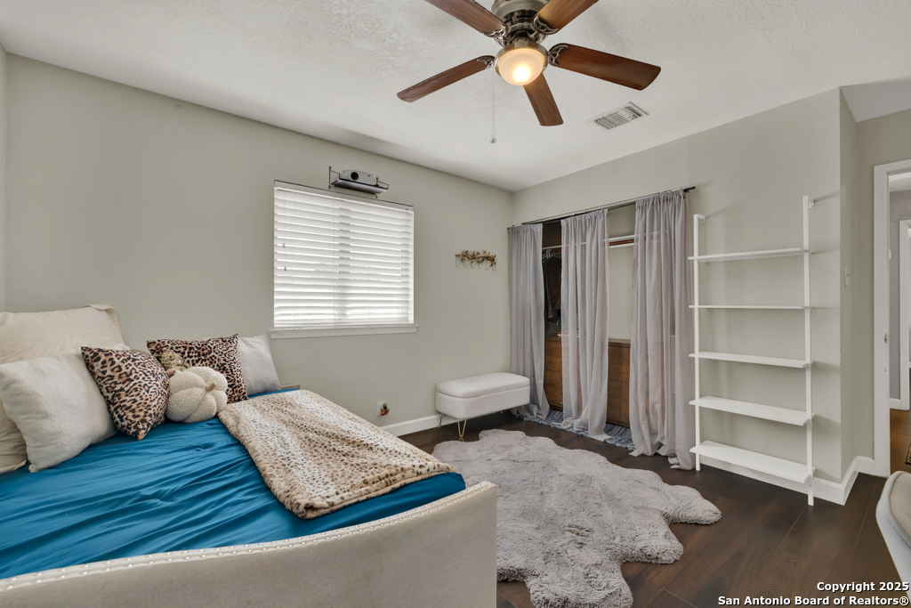 9302 SW Valley Bend San Antonio TX 78250