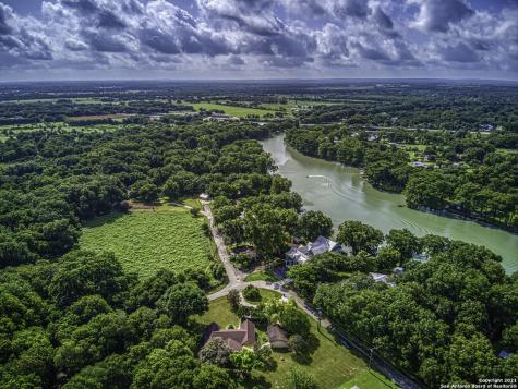 2580 Blumberg Park Seguin TX 78155