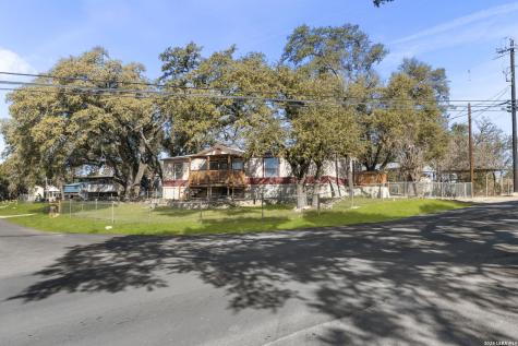 397 Ridgeview Canyon Lake TX 78133