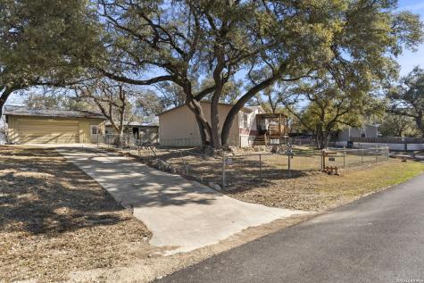 397 Ridgeview Canyon Lake TX 78133