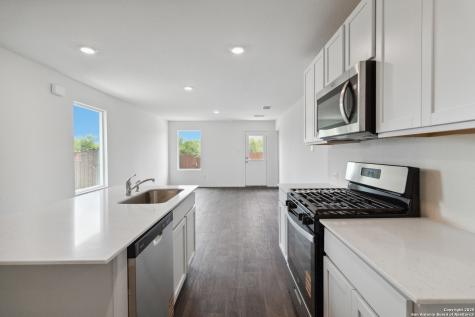 12563 Ivory Parkway Converse TX 78109