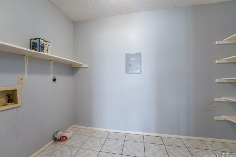 6630 Snow Meadow Converse TX 78109