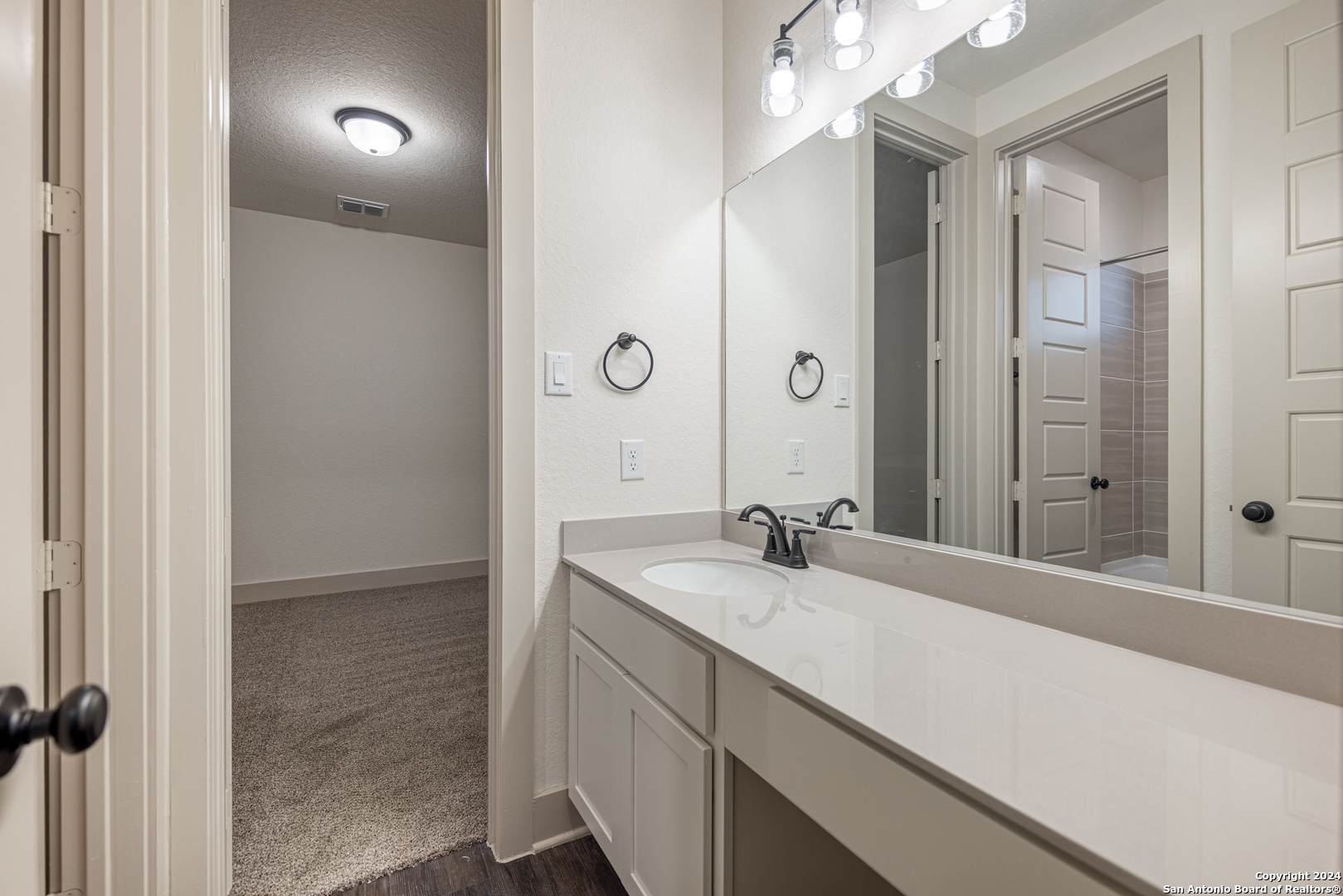 450 Vamanos Boerne TX 78006