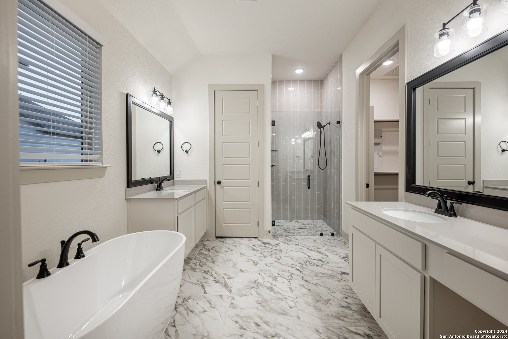 450 Vamanos Boerne TX 78006