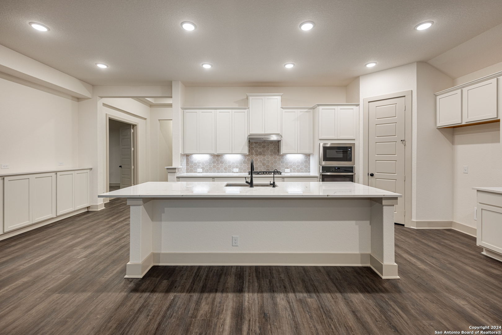 450 Vamanos Boerne TX 78006