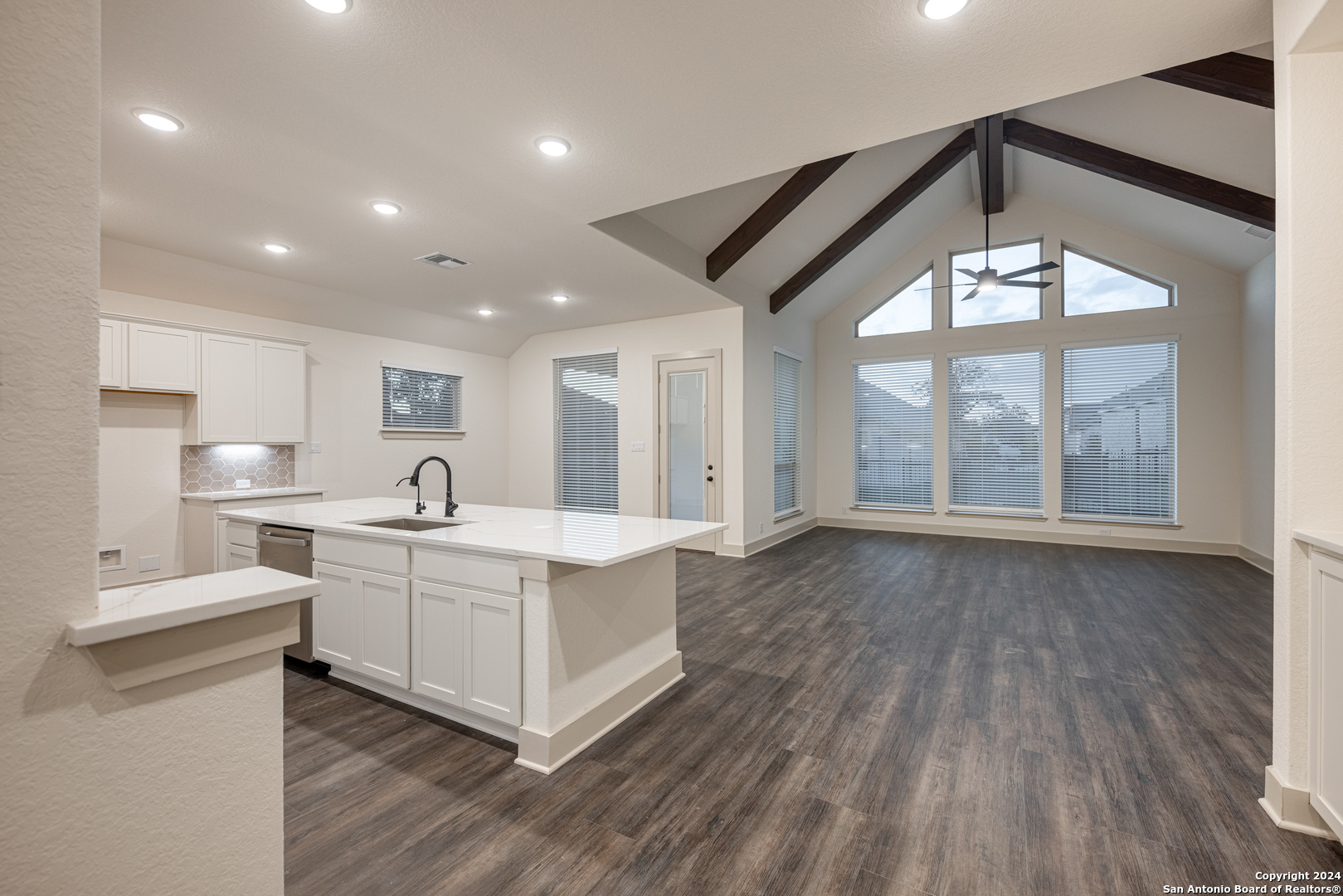 450 Vamanos Boerne TX 78006