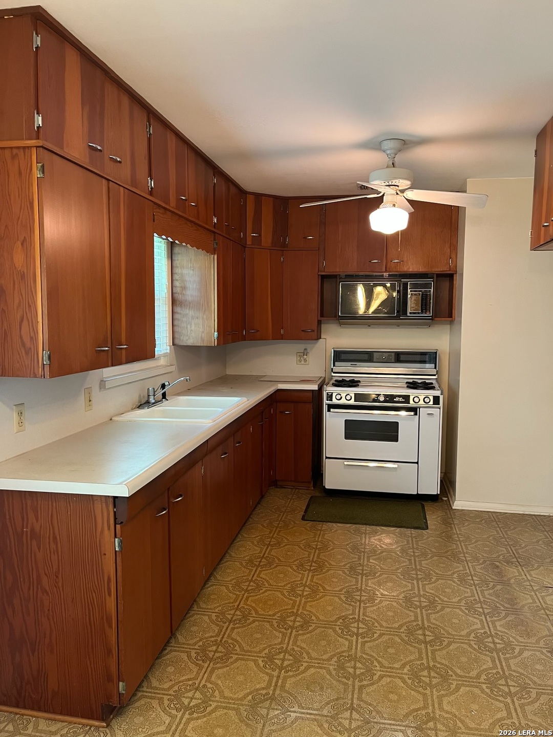 708 Sutton Pleasanton TX 78064