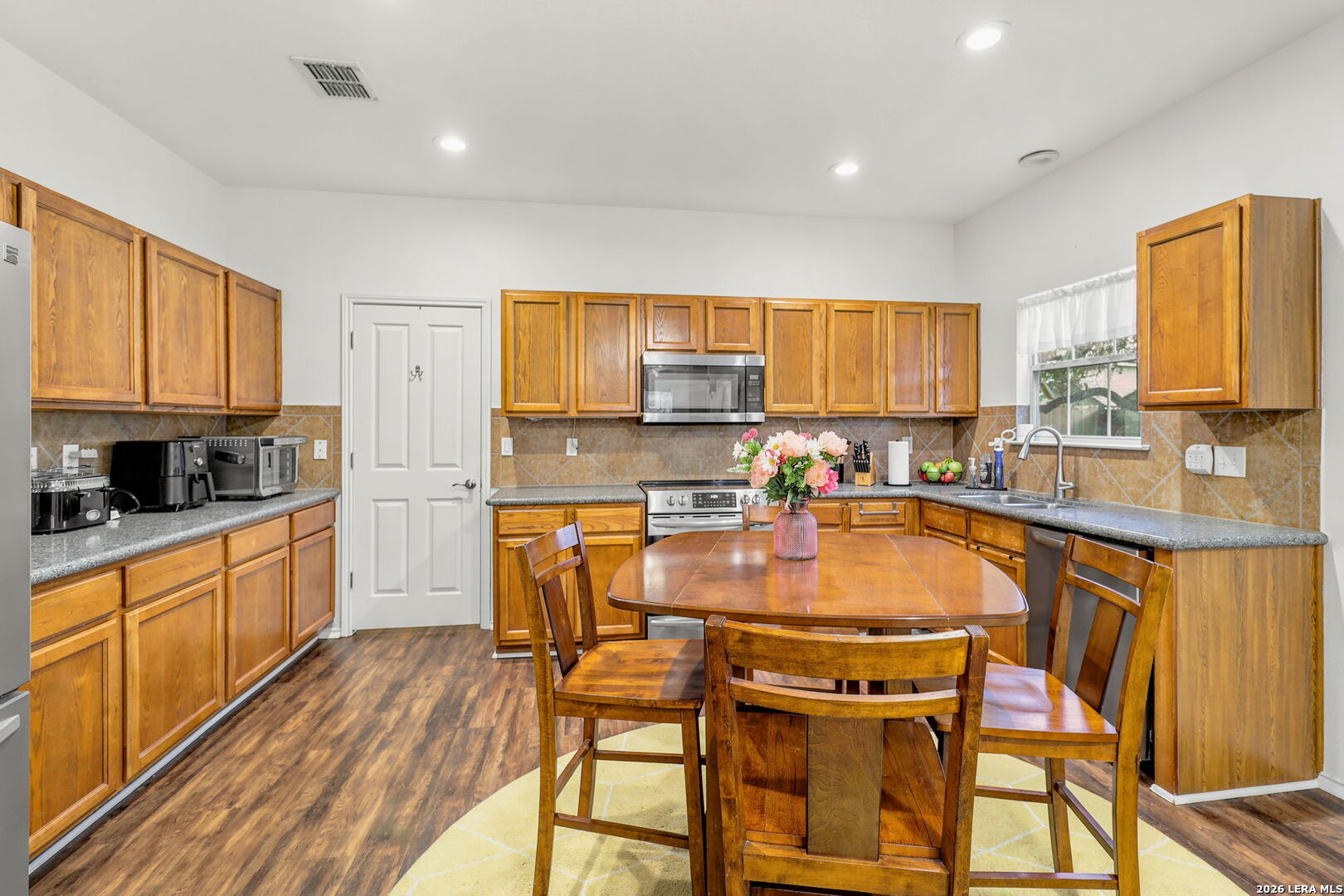 1006 Candlenut San Antonio TX 78245