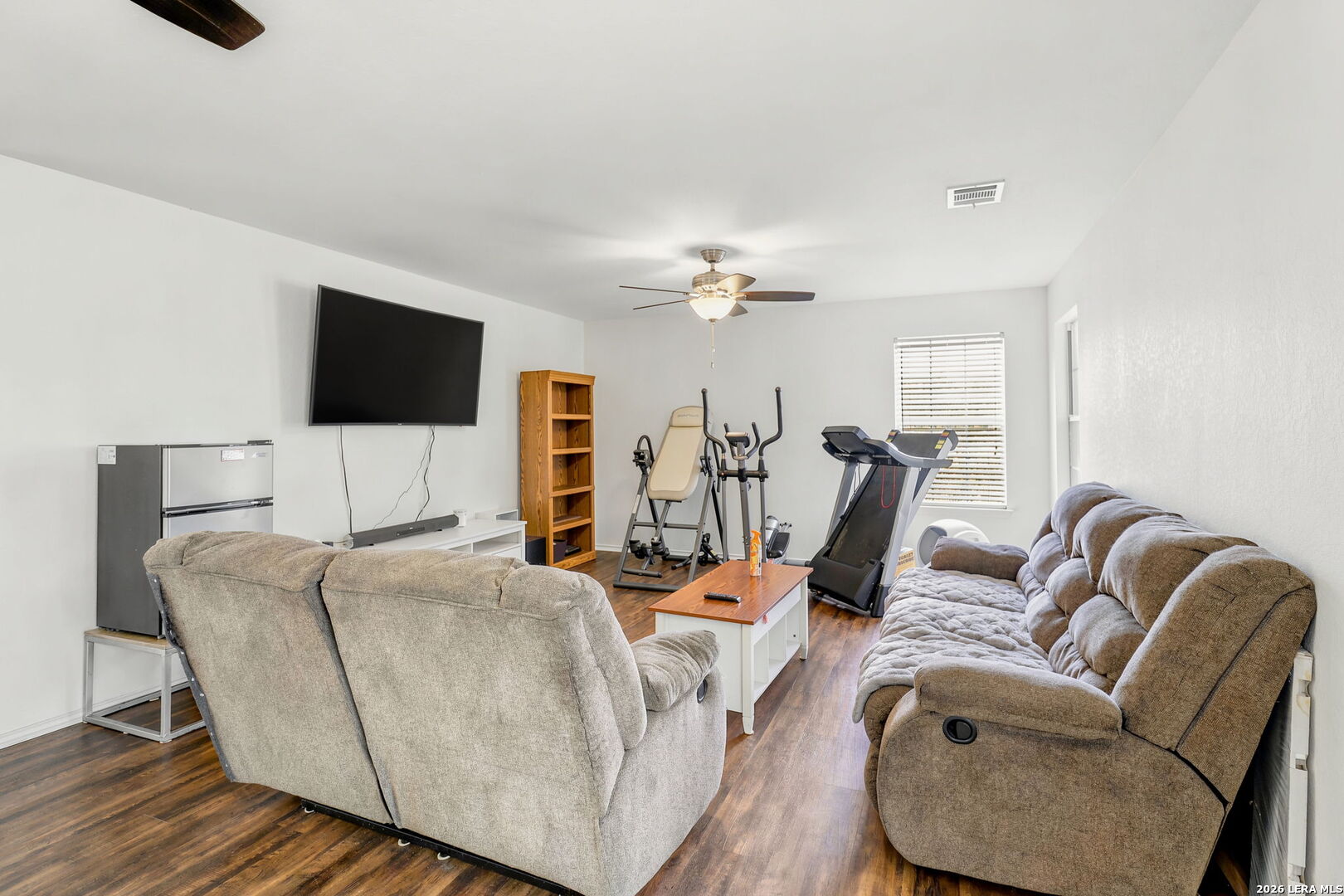 1006 Candlenut San Antonio TX 78245