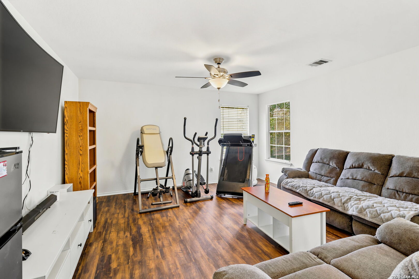 1006 Candlenut San Antonio TX 78245