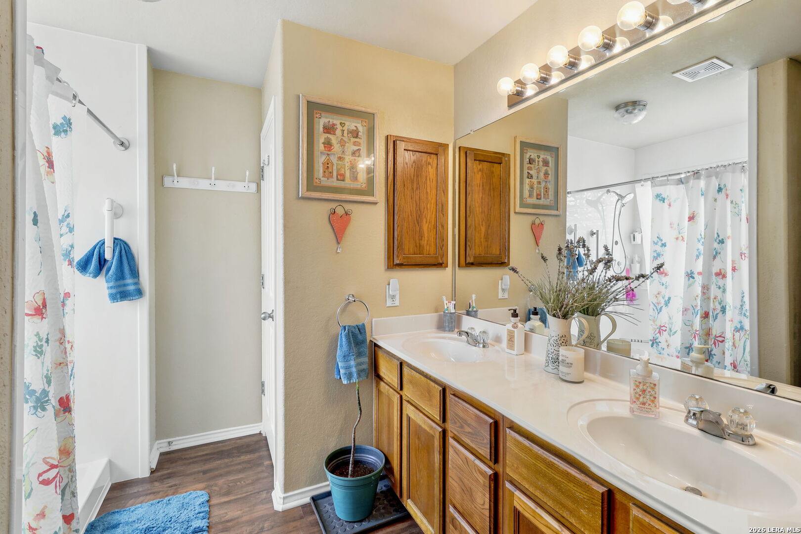 1006 Candlenut San Antonio TX 78245
