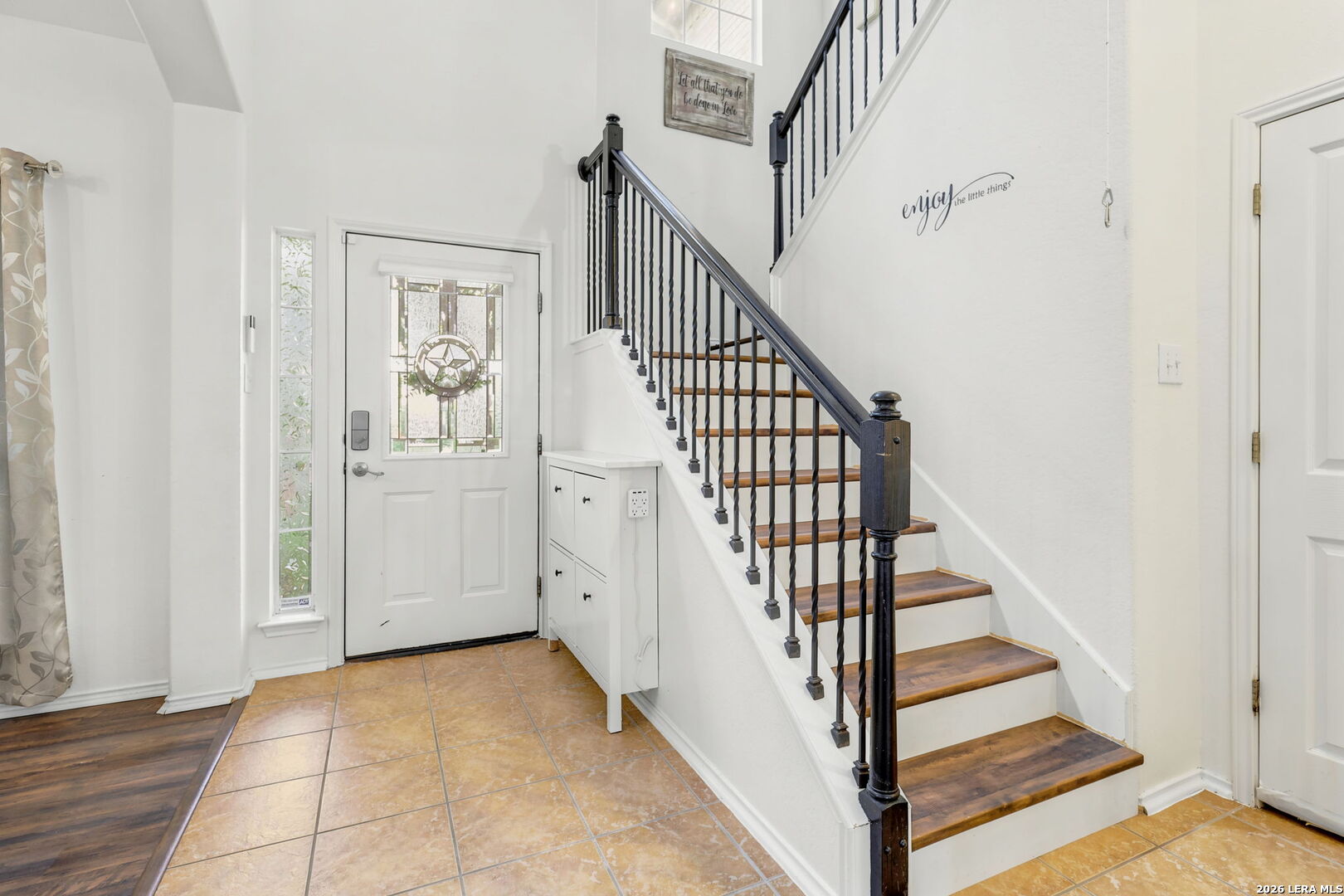 1006 Candlenut San Antonio TX 78245
