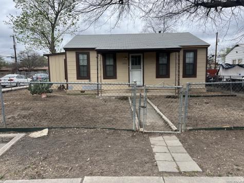 1539 W Mariposa San Antonio TX 78201