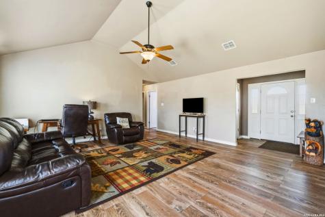 1163 County Road 323 Jourdanton TX 78026