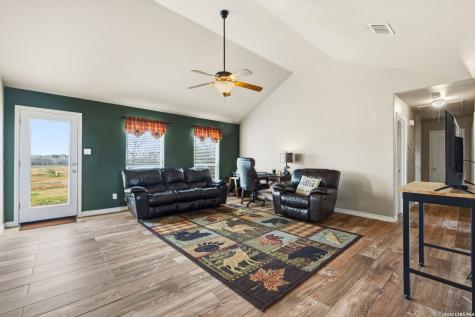 1163 County Road 323 Jourdanton TX 78026