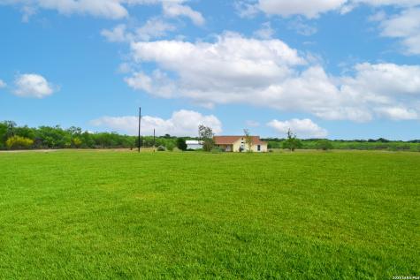 1163 County Road 323 Jourdanton TX 78026