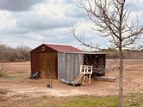 1163 County Road 323 Jourdanton TX 78026