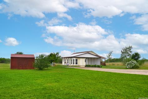 1163 County Road 323 Jourdanton TX 78026