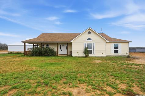 1163 County Road 323 Jourdanton TX 78026