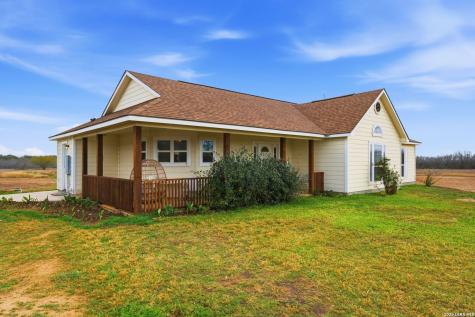 1163 County Road 323 Jourdanton TX 78026