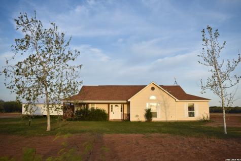 1163 County Road 323 Jourdanton TX 78026