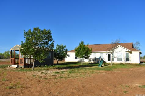 1163 County Road 323 Jourdanton TX 78026