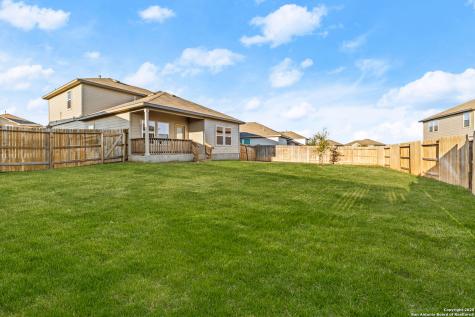 117 Hogans Alley Floresville TX 78114
