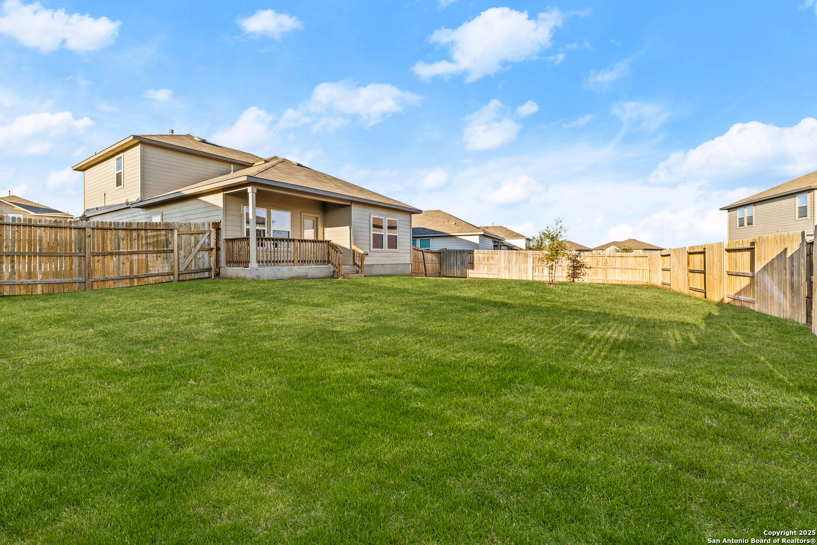 117 Hogans Alley Floresville TX 78114