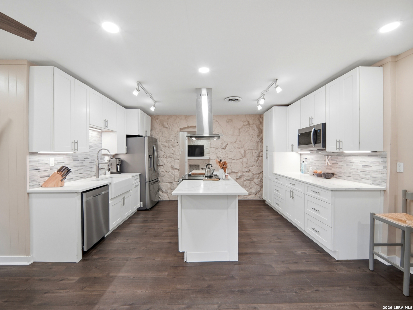 19214 Grey Forest Helotes TX 78023
