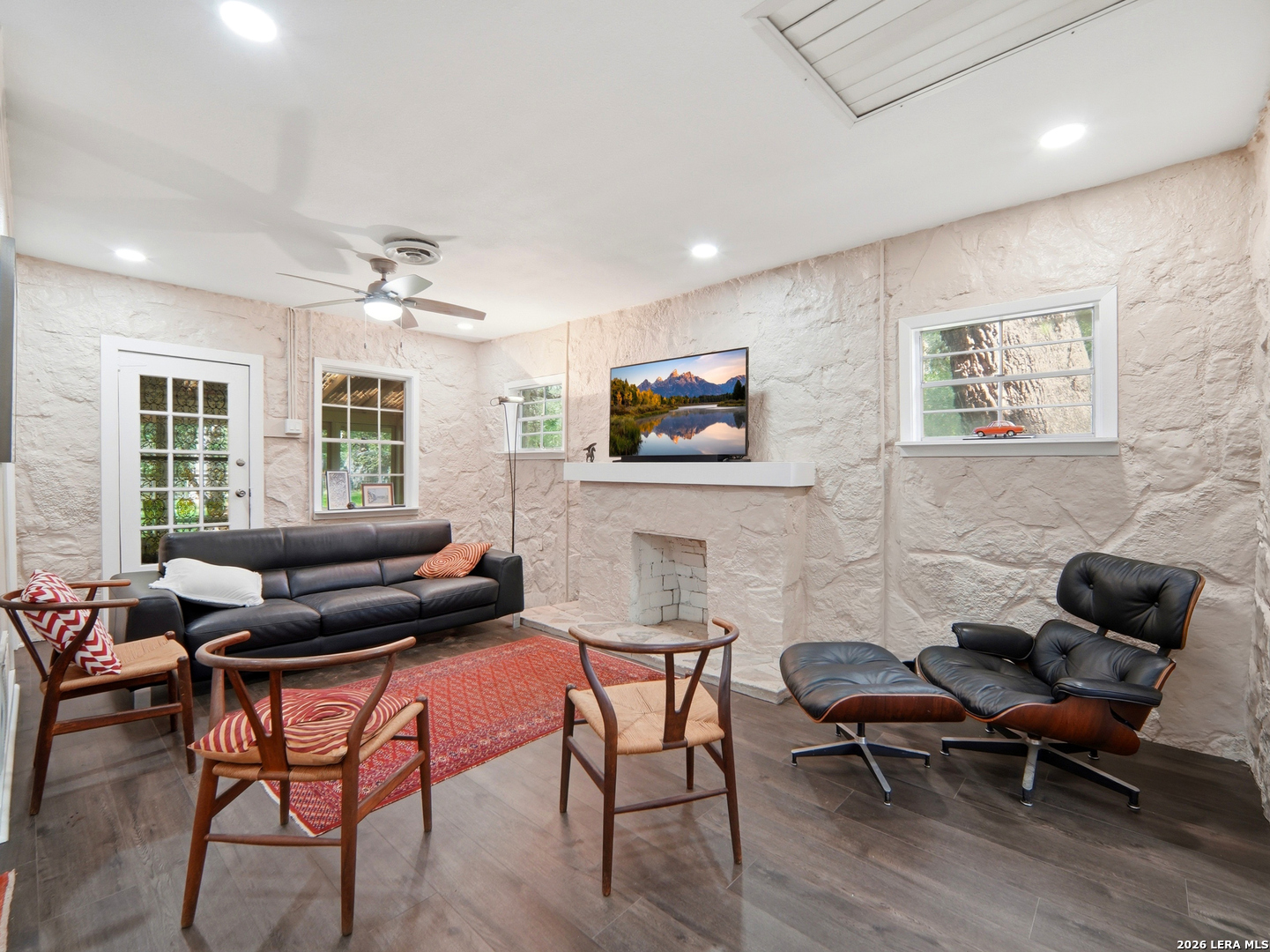 19214 Grey Forest Helotes TX 78023