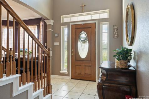 211 Shannon Ridge Floresville TX 78114
